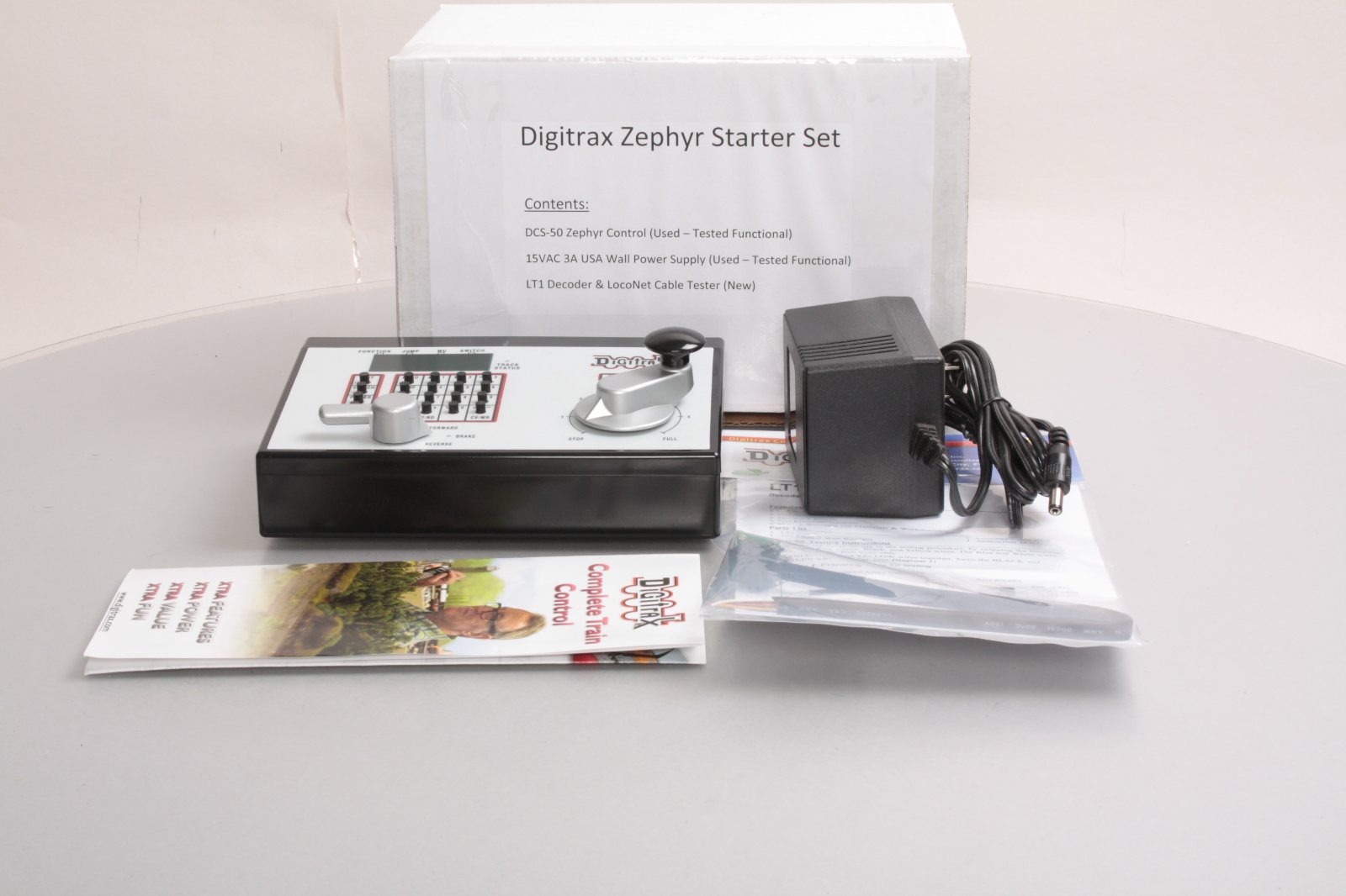 Digitrax Zephyr Starter Set LN/Box