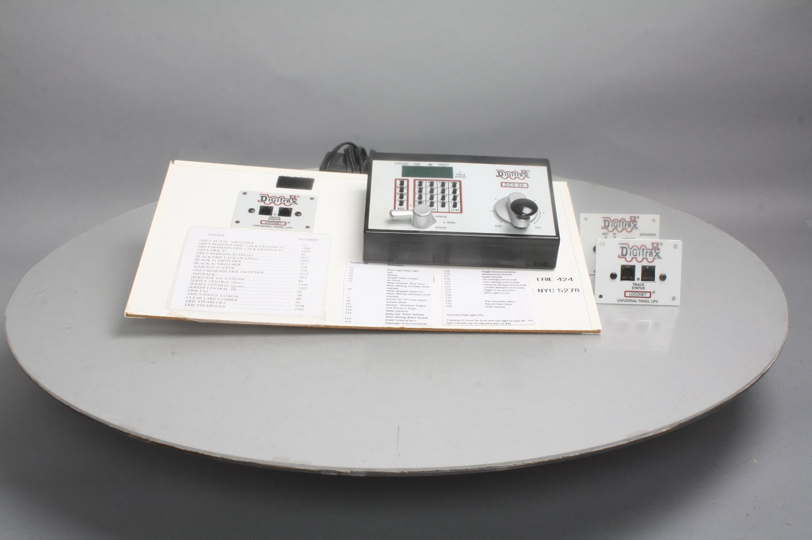 Digitrax DCS50 Allinone Command Station, UR90, UP5 & UP5 (4)