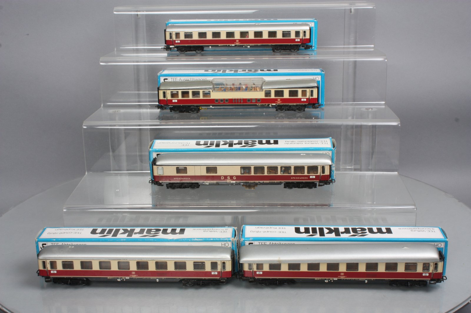 Marklin HO Scale Passenger Cars 4085, 4087, 4090 (5)/Box