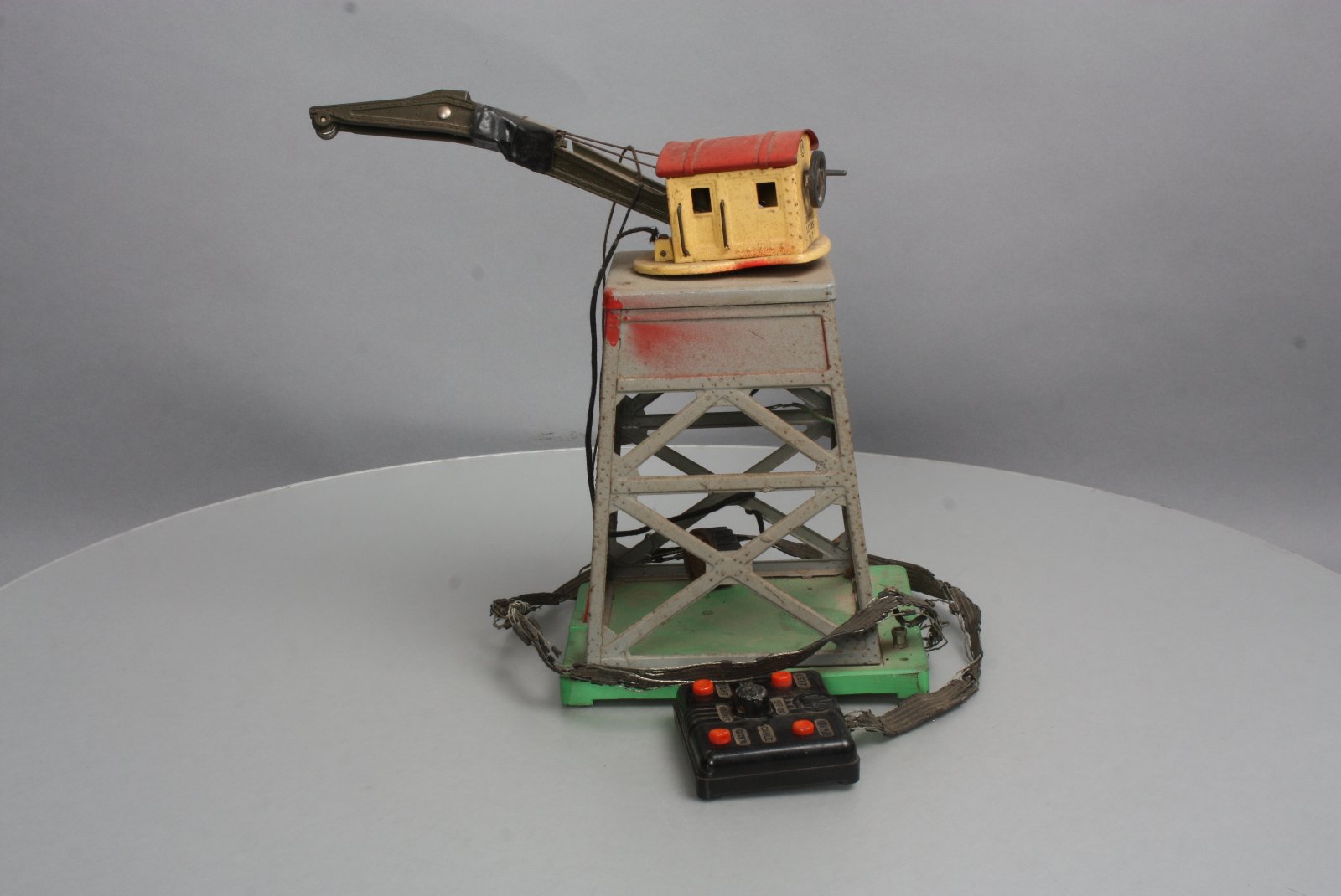 Lionel 165 Operating Gantry Crane with