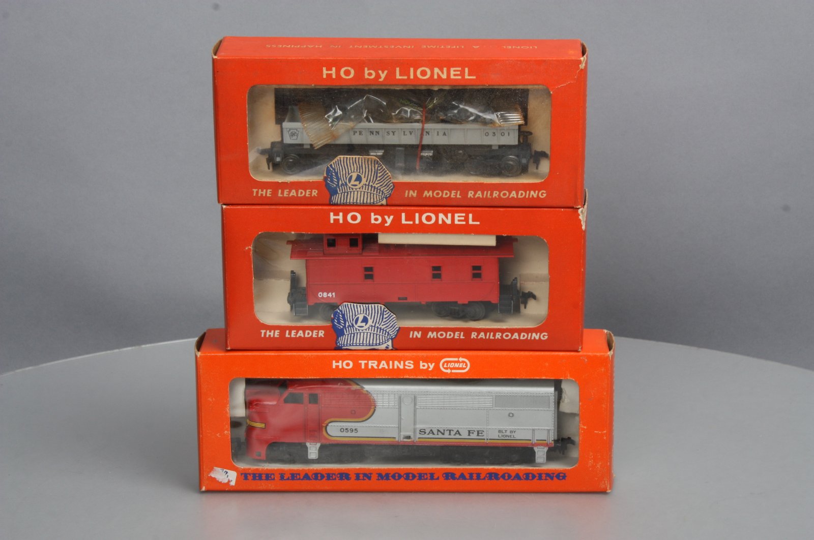 Lionel HO Scale Vintage Diesel & Freight Cars 0301, 0595