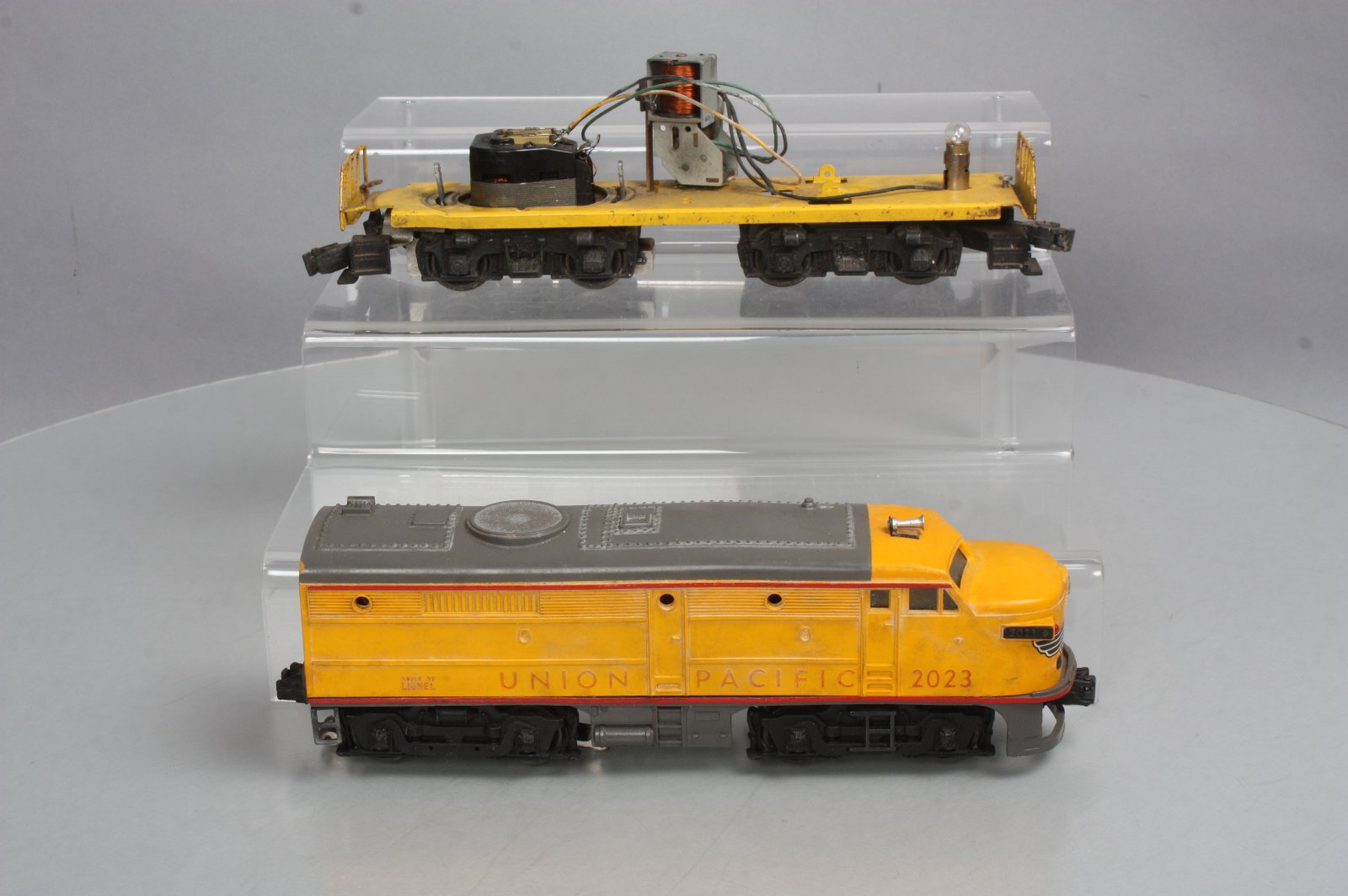 Lionel 2023T Union Pacific Alco A Dummy Diesel & Diesel