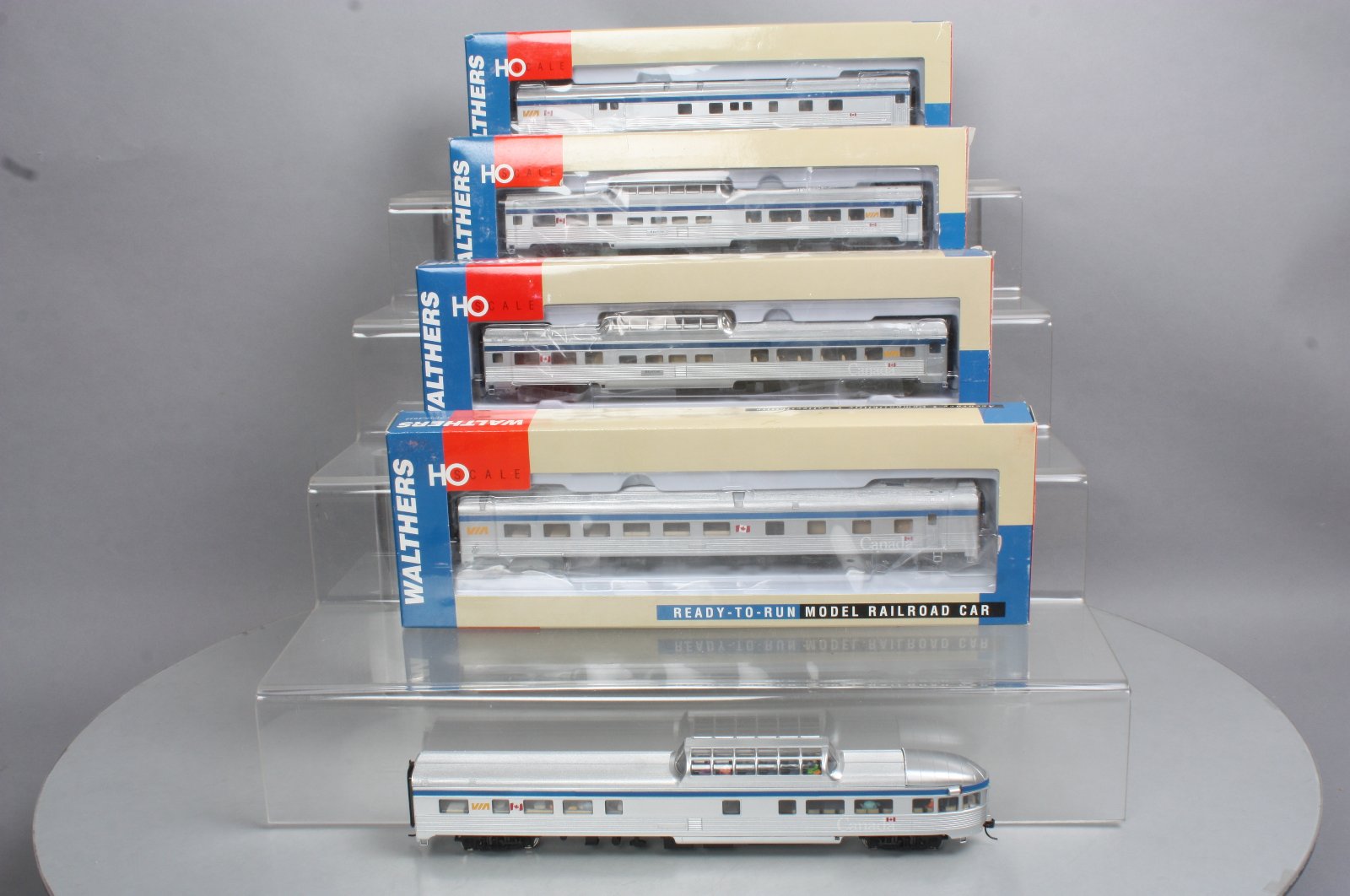 Walthers HO Scale VIA Passenger Cars (5) LN/Box