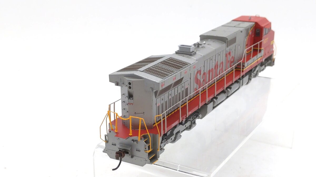 Roundhouse 78038 HO Atchison Topeka Santa Fe Dash 9-44CW Diesel