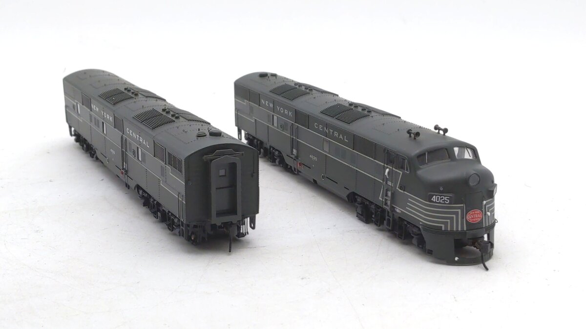 Proto 2000 920-40995 HO Scale NYC E7A/B Diesel Locomotive Set w