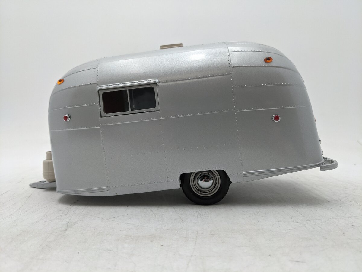 Motor City 2782 1:18 Scale Classics Airstream Trailer EX | eBay