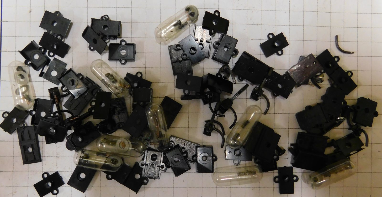 Acme 1000X102 Extra Large Assortment of Kadee Couplers (100+) eBay