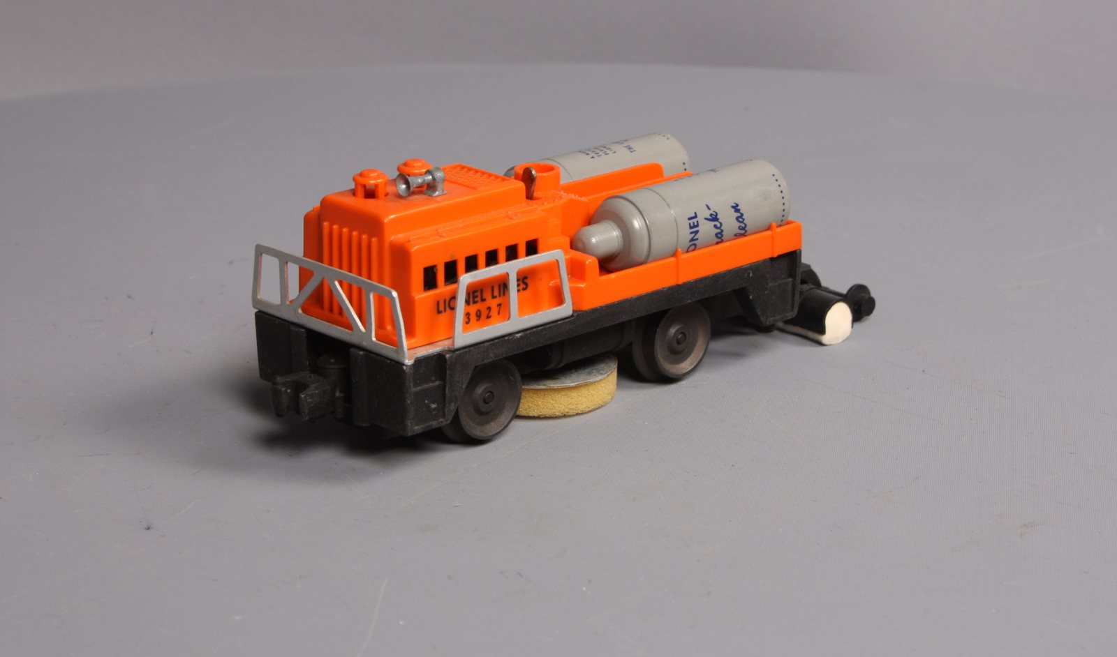 Lionel 3927 Motorized Track Cleaner Car 23922639271 eBay