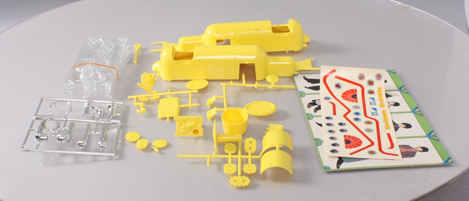 MPC 617200 MPC Craft Master 1968 THE BEATLES Yellow Submarine Model