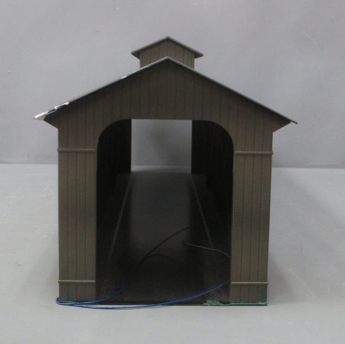 Lionel 624117 Lighted Covered Bridge Assembled eBay