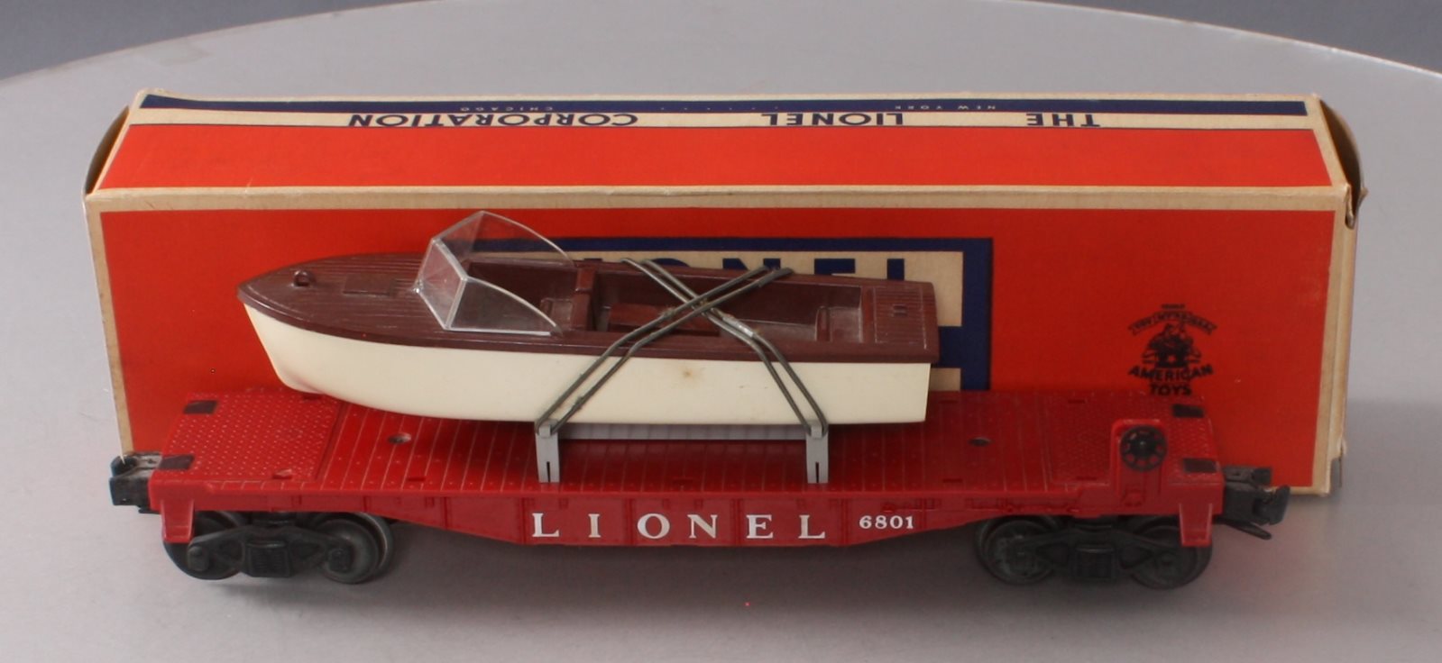 Lionel 6801 Vintage O Lionel Flatcar w/ Brown & White Boat/Box eBay