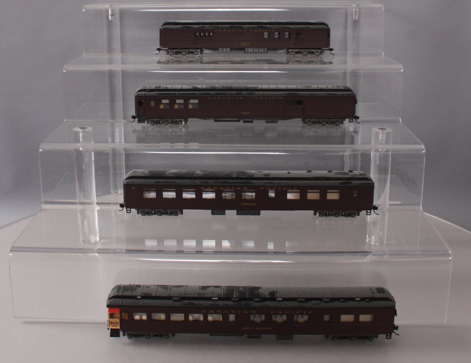 Rivarossi 6886 HO Scale Canadian Pacific Heavyweight Passenger Car Set