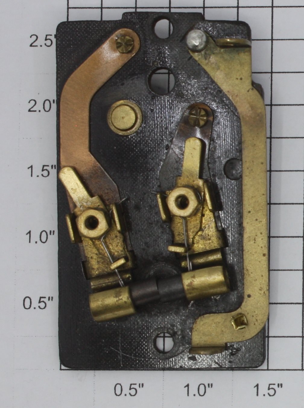 Lionel 400E-53 Brush Plate Assembly - Complete (With Brushes)