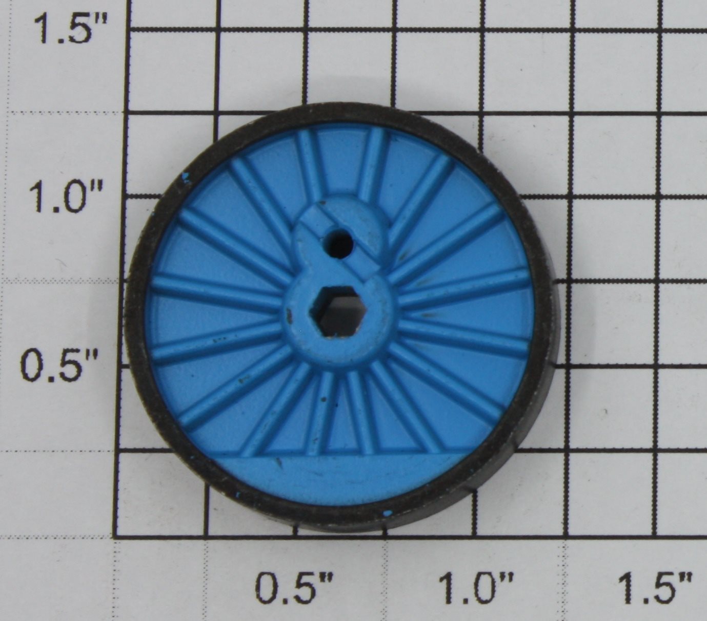 Lionel 18719-134 Thomas the Tank Engine Blue Spoked Blind Center Wheel (New)